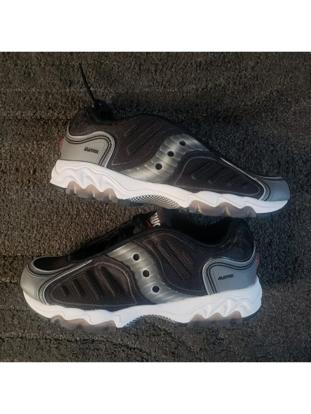Saucony Matrix Black Metallic Sneakers Men’s 9 S70906-2 Y2K